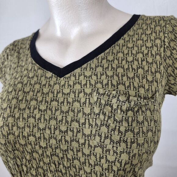 3/$25 Xhilaration Green Giraffe V-Neck Short Sleeve Back Zip Top Sz XL - Picture 2 of 6